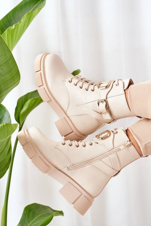 Pašiltinti auliniai batai su aukso... Pašiltinti auliniai batai su aukso...