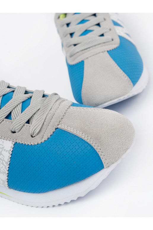 žydros-pilkos spalvos sportiniai batai