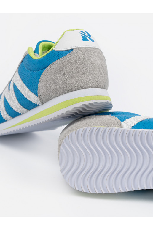 žydros-pilkos spalvos sportiniai batai