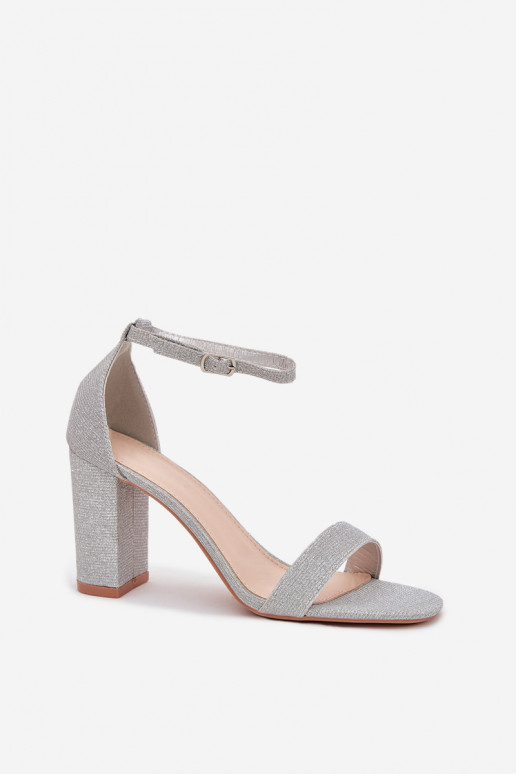 su blizgesiu Moteriškos aukštakulnės basutės sidabro spalvos Kavina