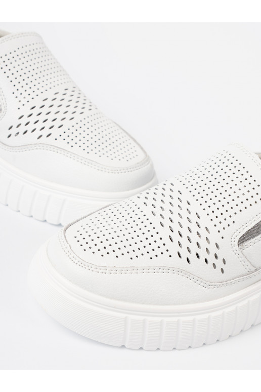 baltos spalvos  moteriški pusbačiai su platforma