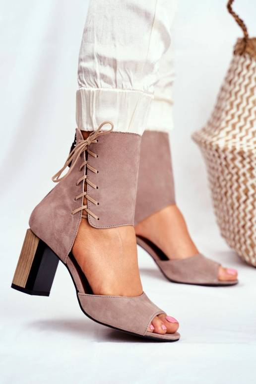 Moteriškos aukštakulnės basutės... Moteriškos aukštakulnės basutės...