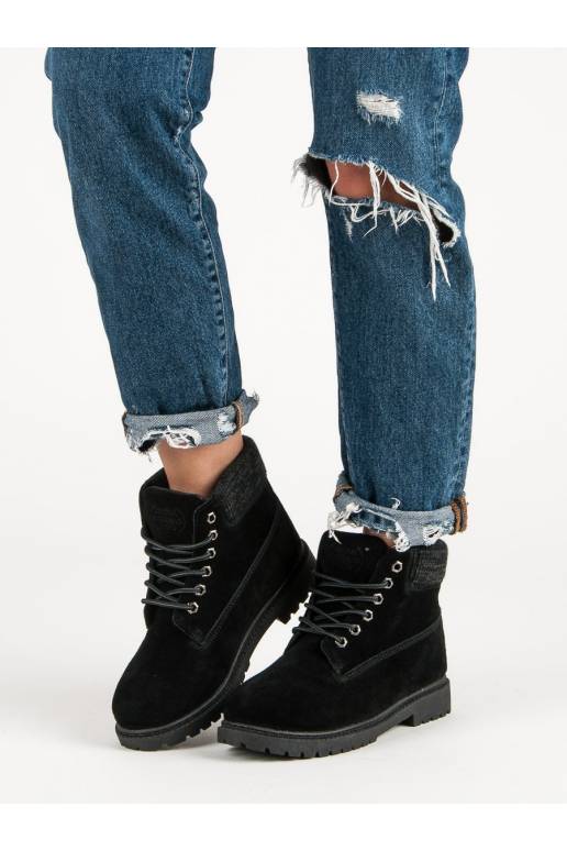 Juodos spalvos aulinukai