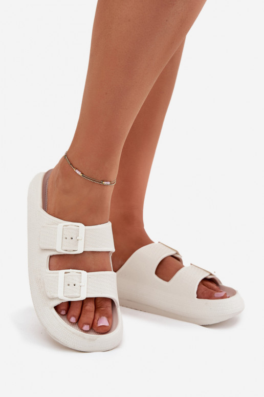  Moteriškos šlepetės su sagtimis Vinceza 76056 baltos spalvos