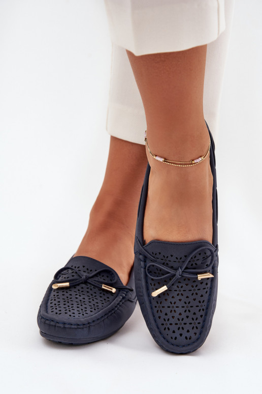 moteriški mokasinai su ažūro elementais I Wiązaniem tamsiai mėlynos spalvos Mirisa