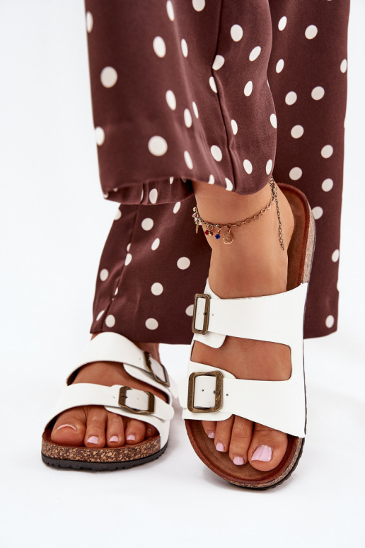  Šlepetės su platforma su sagtimis baltos spalvos Vesina