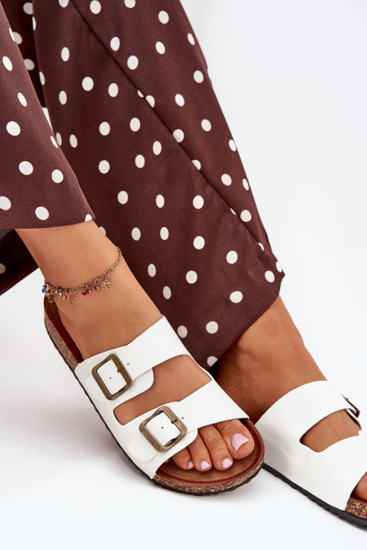  Šlepetės su platforma su sagtimis baltos spalvos Vesina