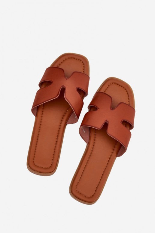 Šlepetės  rudos spalvos Salyra