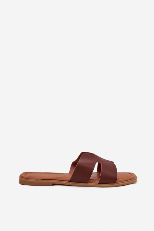 Šlepetės  tamsiai rudos spalvos Salyra