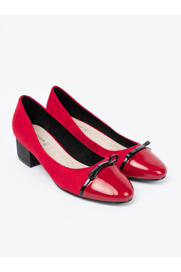 raudonos spalvos aukštakulniai su bantuku i lakierowanym noskiem 2