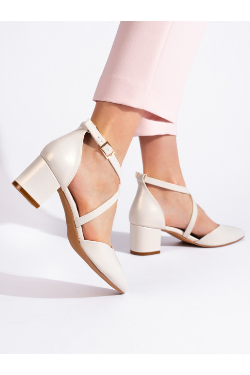 baltos spalvos aukštakulniai Sergio Leone