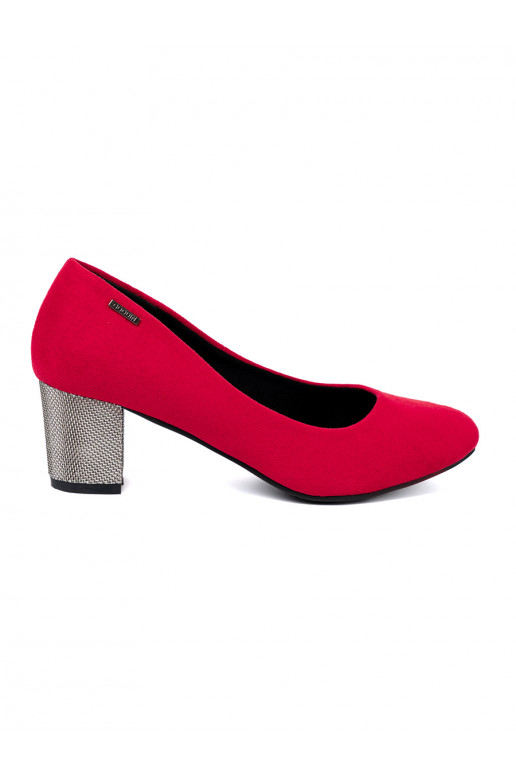 raudonos spalvos aukštakulniai na m słupku