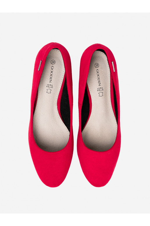 raudonos spalvos aukštakulniai na m słupku