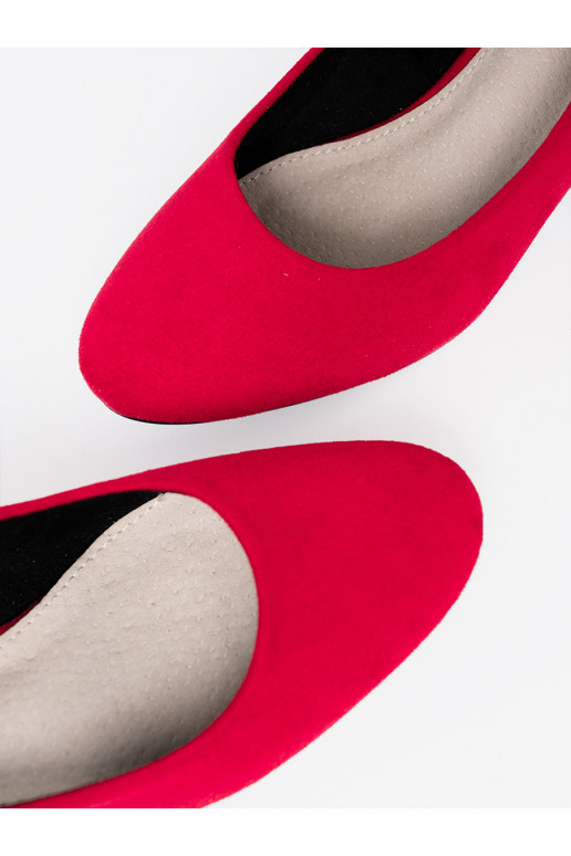 raudonos spalvos aukštakulniai na m słupku