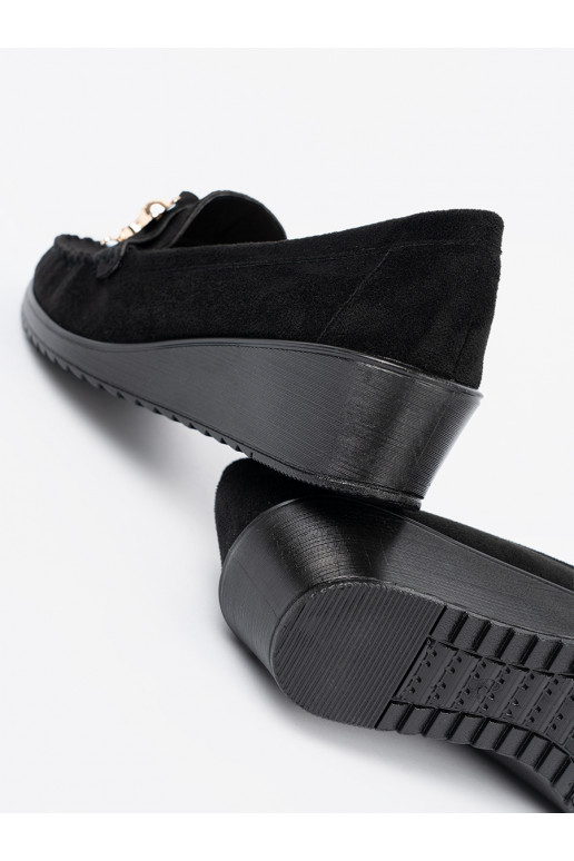 Juodos spalvos iš zomšos pusbačiai z ozdobnym misiem