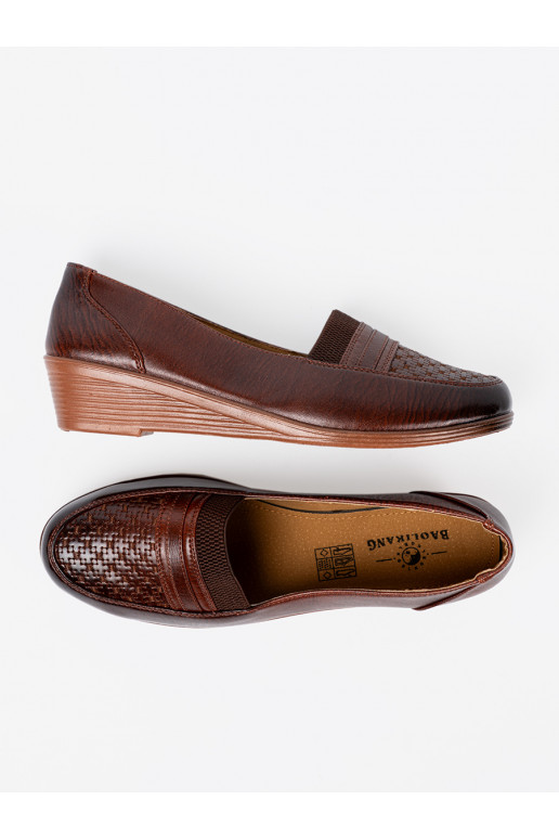 moteriški pusbačiai slip-on z fakturowanym noskiem moteriški pusbačiai slip-on z fakturowanym noskiem