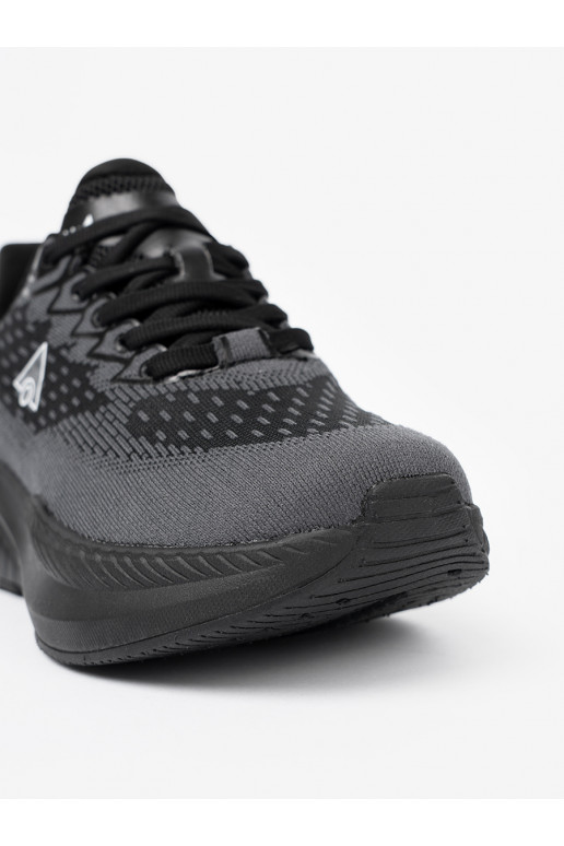  juodos spalvos  modelio batai z oddychającą cholewką McArthur