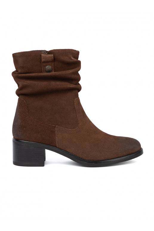 rudos spalvos   batai  Sergio Leone