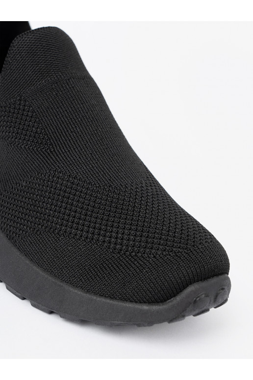 Sportinio stiliaus batai typu slip-on juodos spalvosm kolorze