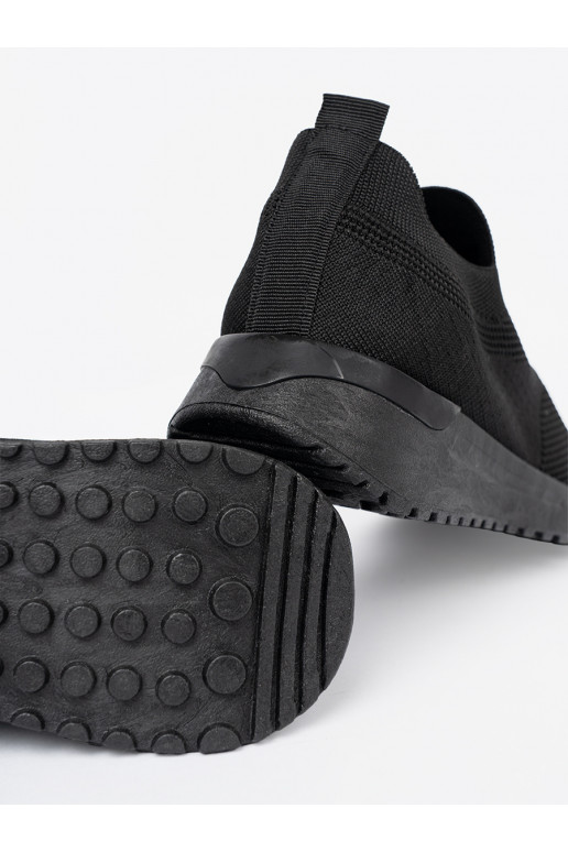 Sportinio stiliaus batai typu slip-on juodos spalvosm kolorze