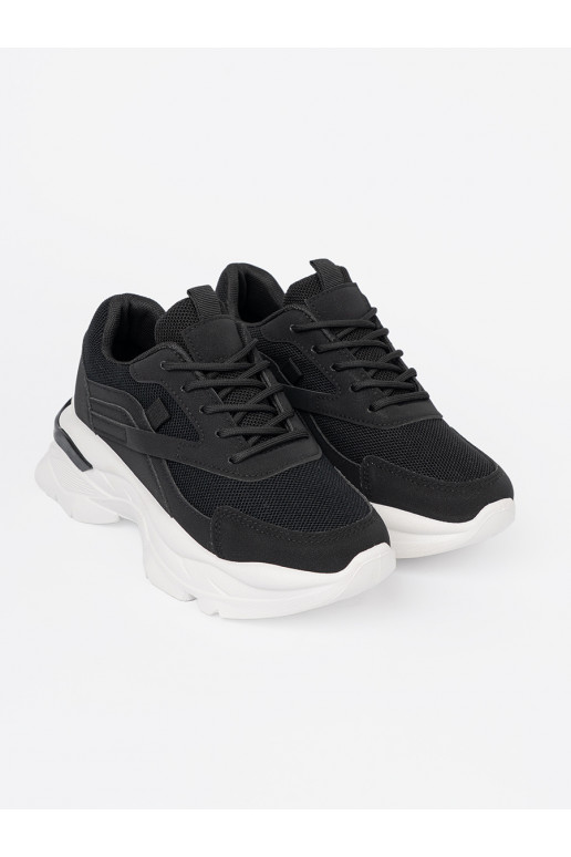 Juodos spalvos   modelio batai na grubej baltos spalvosj podeszwie