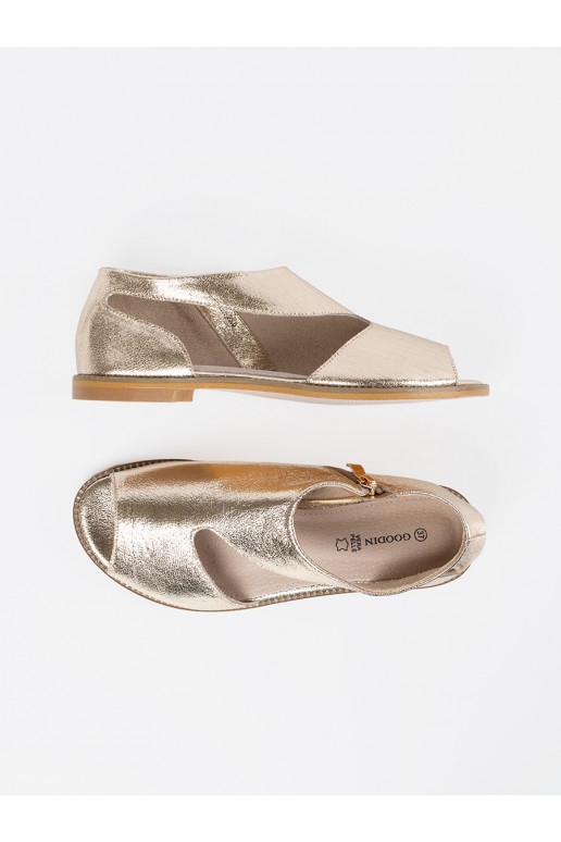 aukso spalvos sandalai  z wycięciami