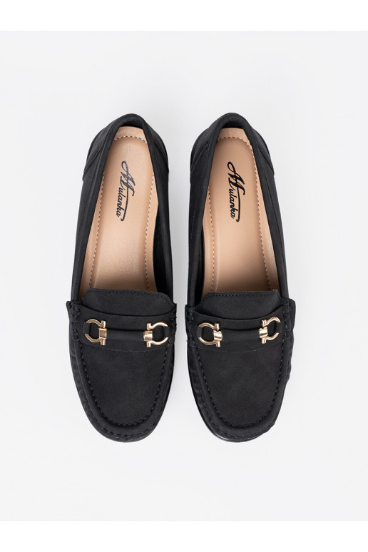 Juodos spalvos pusbačiai  