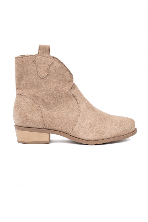 smėlio spalvos batai kaubojiško stiliaus iš zomšos