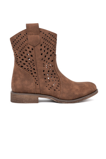 su aužūro elementais rudos spalvos batai