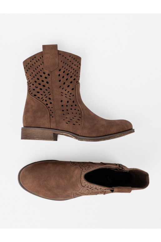 su aužūro elementais rudos spalvos batai su aužūro elementais rudos spalvos batai