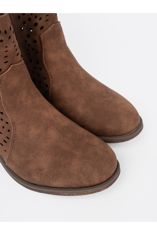 su aužūro elementais rudos spalvos batai su aužūro elementais rudos spalvos batai