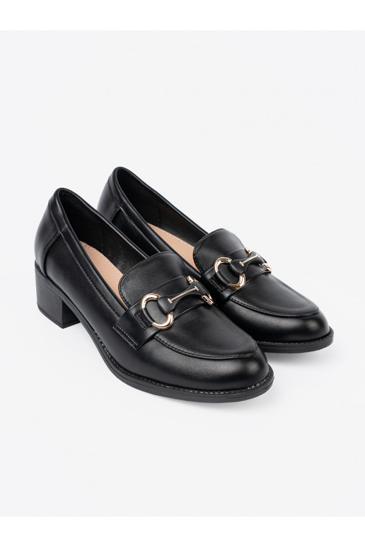 Juodos spalvos moteriški pusbačiai z elegancką sprzączką Juodos spalvos moteriški pusbačiai z elegancką sprzączką