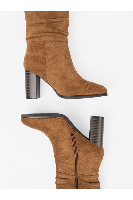 karamelinės spalvos batai  i obcasem