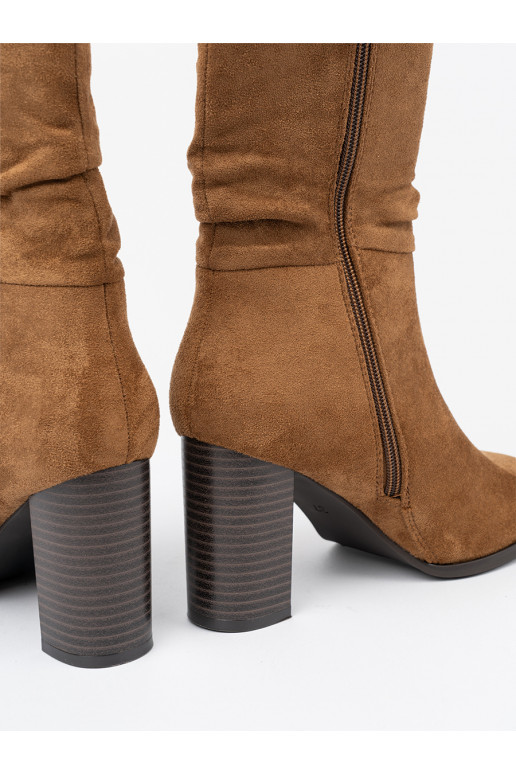 karamelinės spalvos batai  i obcasem