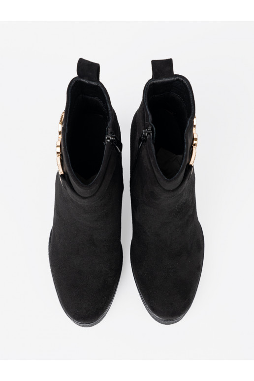 iš zomšos batai juodos spalvos 