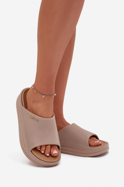 Moteriškos šlepetės su platforma Big Star SS274424 smėlio spalvos