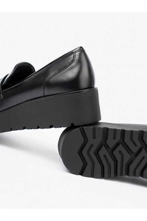 Elegantiško stiliaus juodos spalvos mokasinai su masyviu kulnu