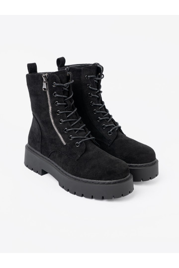 batai  juodos spalvos z zamszowym wykończeniem 2