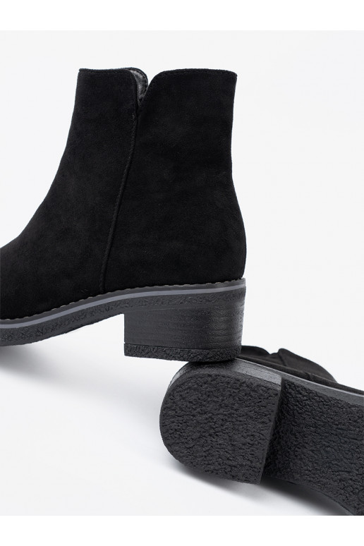 Proste juodos spalvos batai na komfortowym obcasie