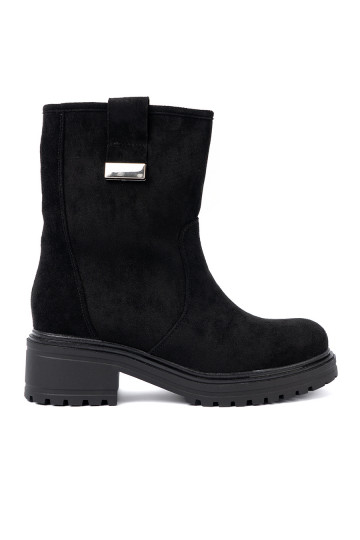 Juodos spalvos moteriški batai na masywnej podeszwie