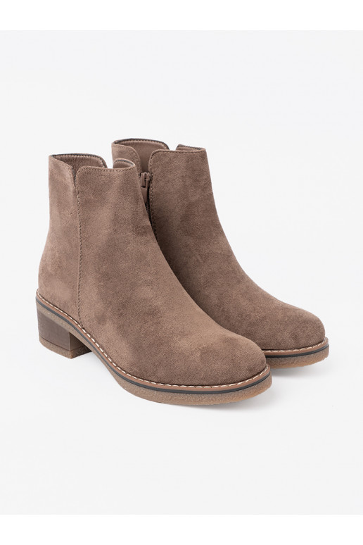 tamsios  batai   tamsios  batai