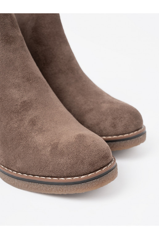 tamsios  batai   tamsios  batai