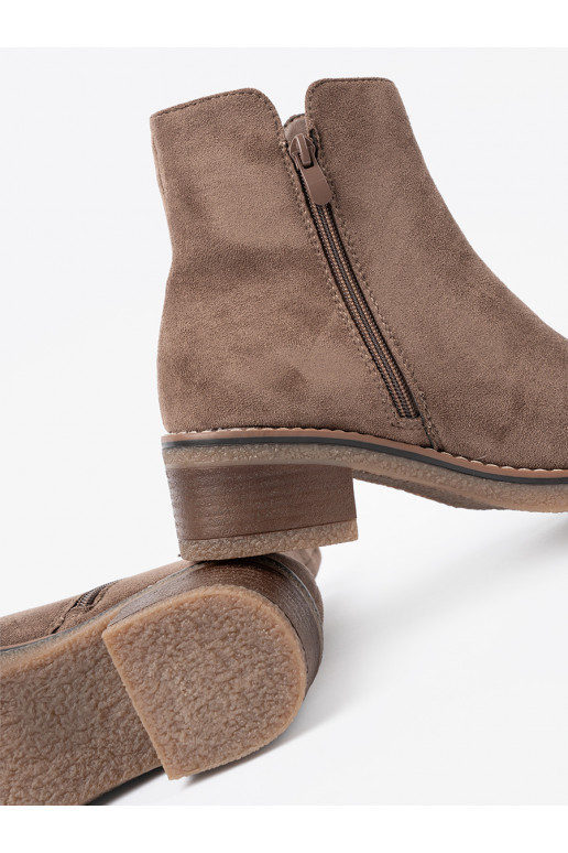 tamsios  batai   tamsios  batai