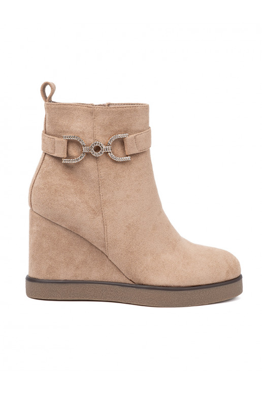 smėlio spalvos batai  