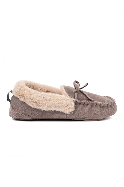 smėlio spalvos kapcie su bantuku i puszystym wnętrzem typu mokasinai