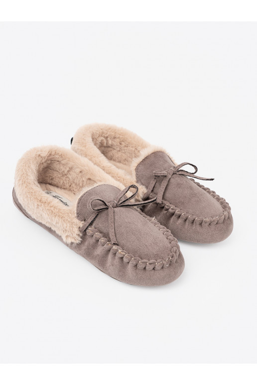 smėlio spalvos kapcie su bantuku i puszystym wnętrzem typu mokasinai