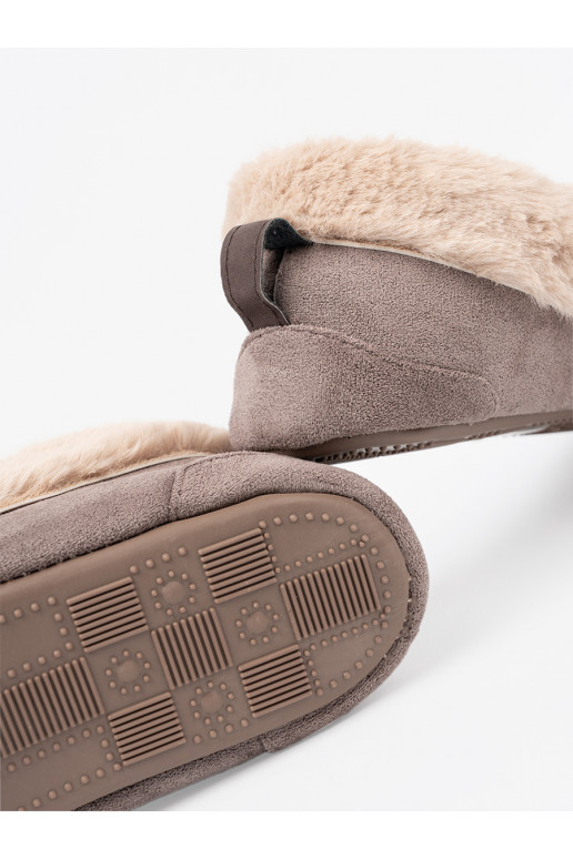 smėlio spalvos kapcie su bantuku i puszystym wnętrzem typu mokasinai