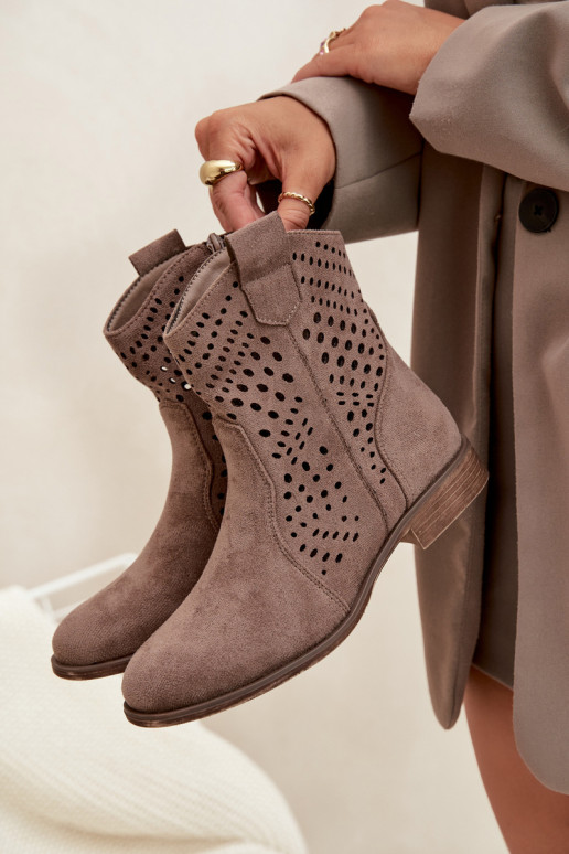 Ažūriniai aulinukai  su plačiais kulniukais smėlio spalvos Amisna Ažūriniai aulinukai  su plačiais kulniukais smėlio spalvos Amisna