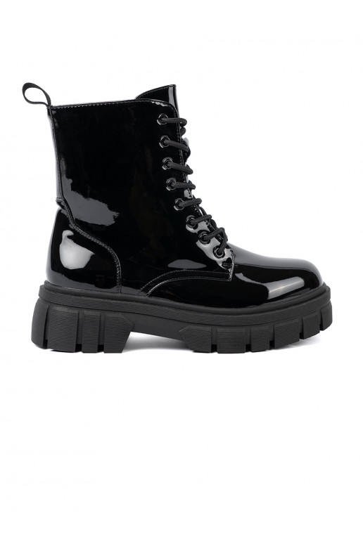 Juodos spalvos  auliniai batai na masywnej podeszwie Juodos spalvos  auliniai batai na masywnej podeszwie