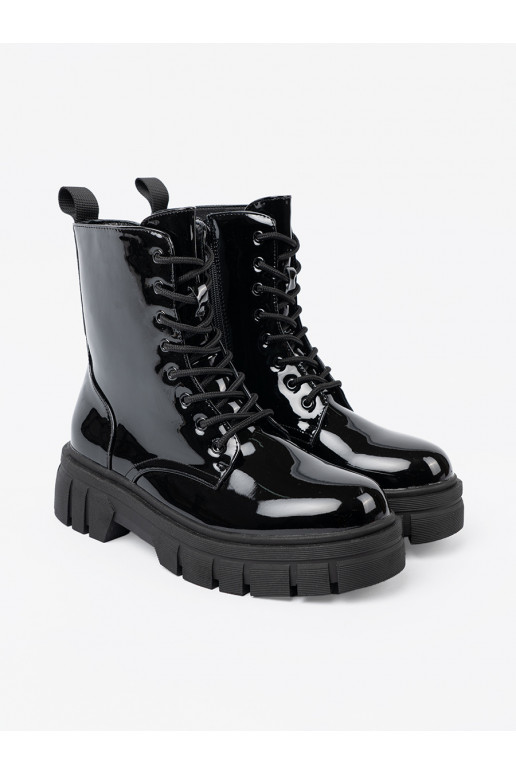 Juodos spalvos  auliniai batai na masywnej podeszwie Juodos spalvos  auliniai batai na masywnej podeszwie